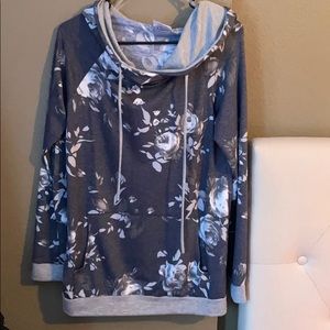 Women’s Medium Double Hooded Boutique Sweatshirt
